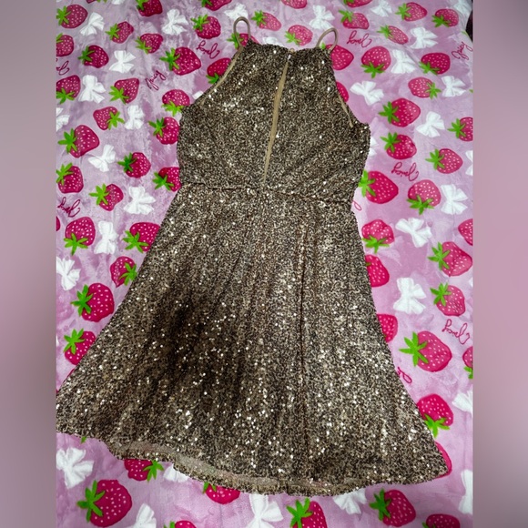 Forever 21 Gold sequins Halter New Year’s party formal wear - Picture 5 of 7